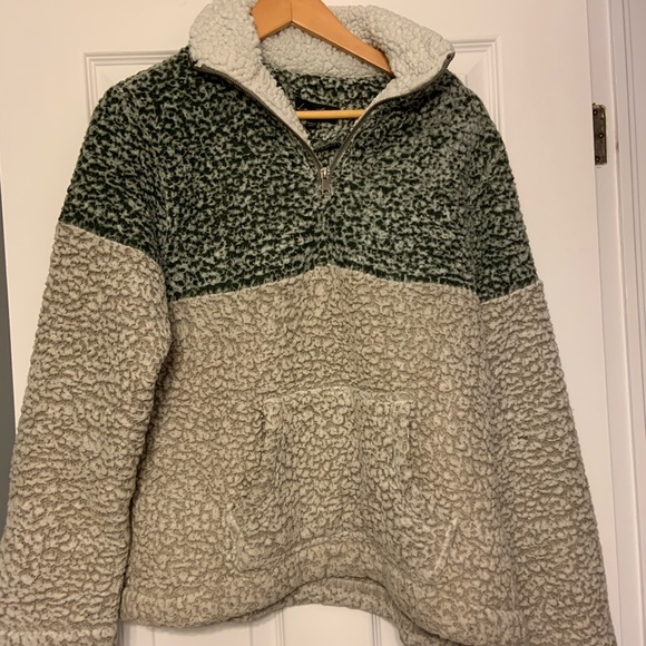 F U Z Z Y   1/3.   Z I P - Picture 1 of 2